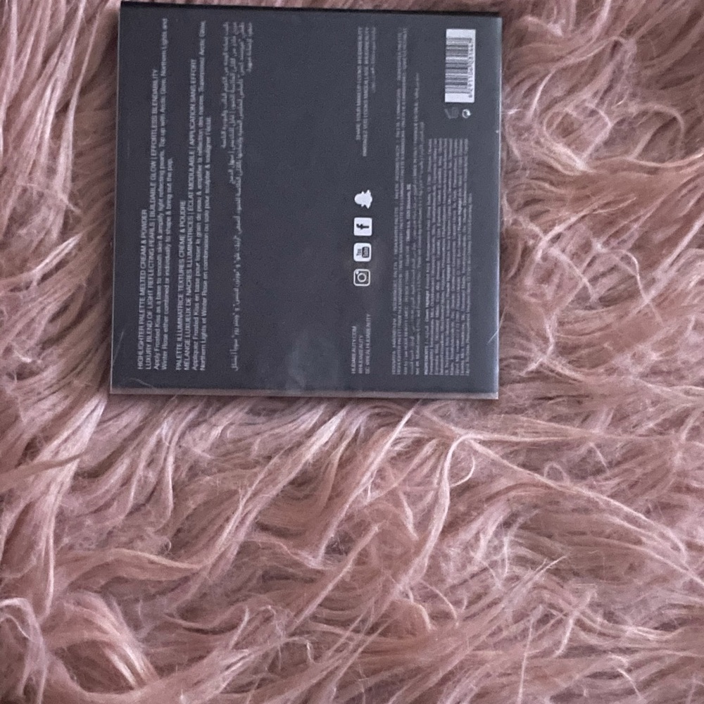 Huda Winter highlight Palette - Picture 3 of 3